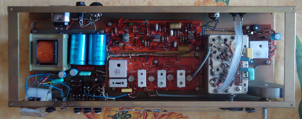 Servo SR dessus [1600x1200].jpg