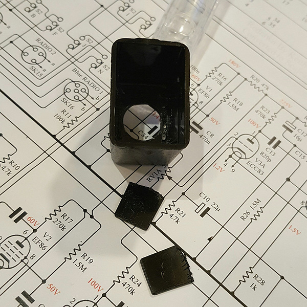 Jones plug 03.jpg
