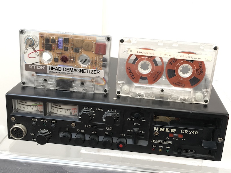 Avec cassette démagnétiseur et cassette Teac