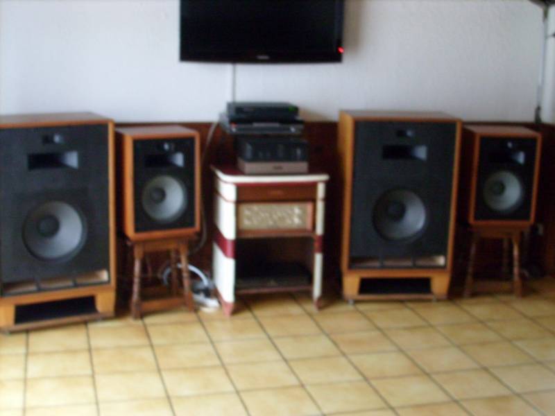 S7301608 [1280x768].JPG