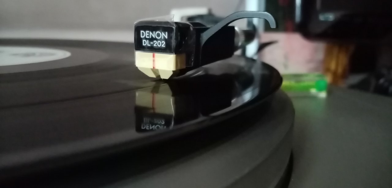 Denon DL-202 au travail sur Technics sl q2.