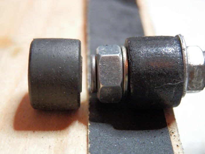 A gauche comme neuf/à droite plus qu'à poncer