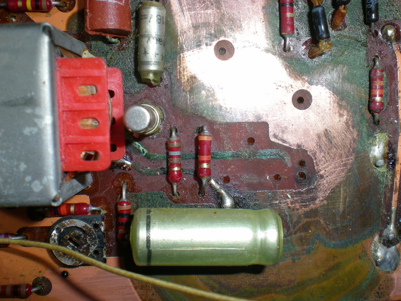 Petit essai de désoxidation .<br />Notez les 2 pistes vertes  ,elles sont coupées ...