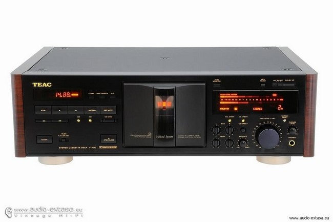 TEAC V-7010 WWWAUDIOEXTASE.jpg