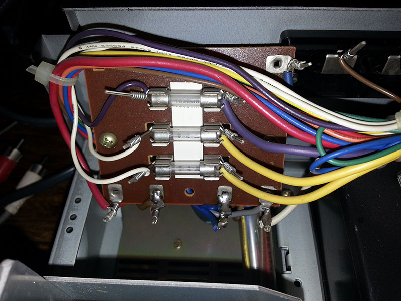 Je crois qu'il y a la modif pour le passer en 240V par ici...