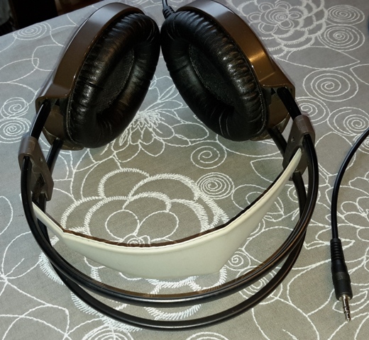 AKG.jpg