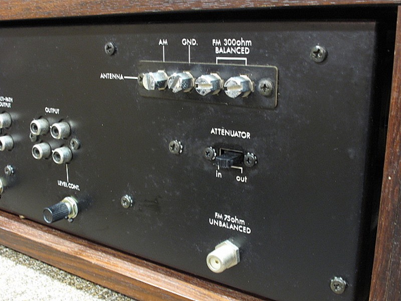 LUXMAN T-300 9.jpg